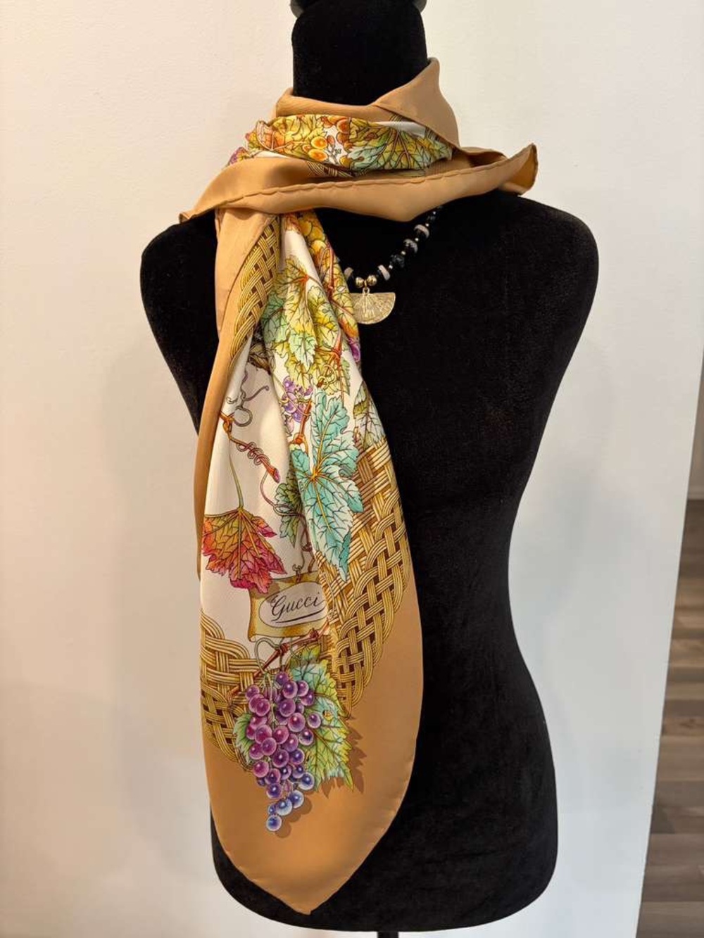 Gucci Silk Scarf Floral Butterfly Cream Hand Rolled - Picture 9 of 12